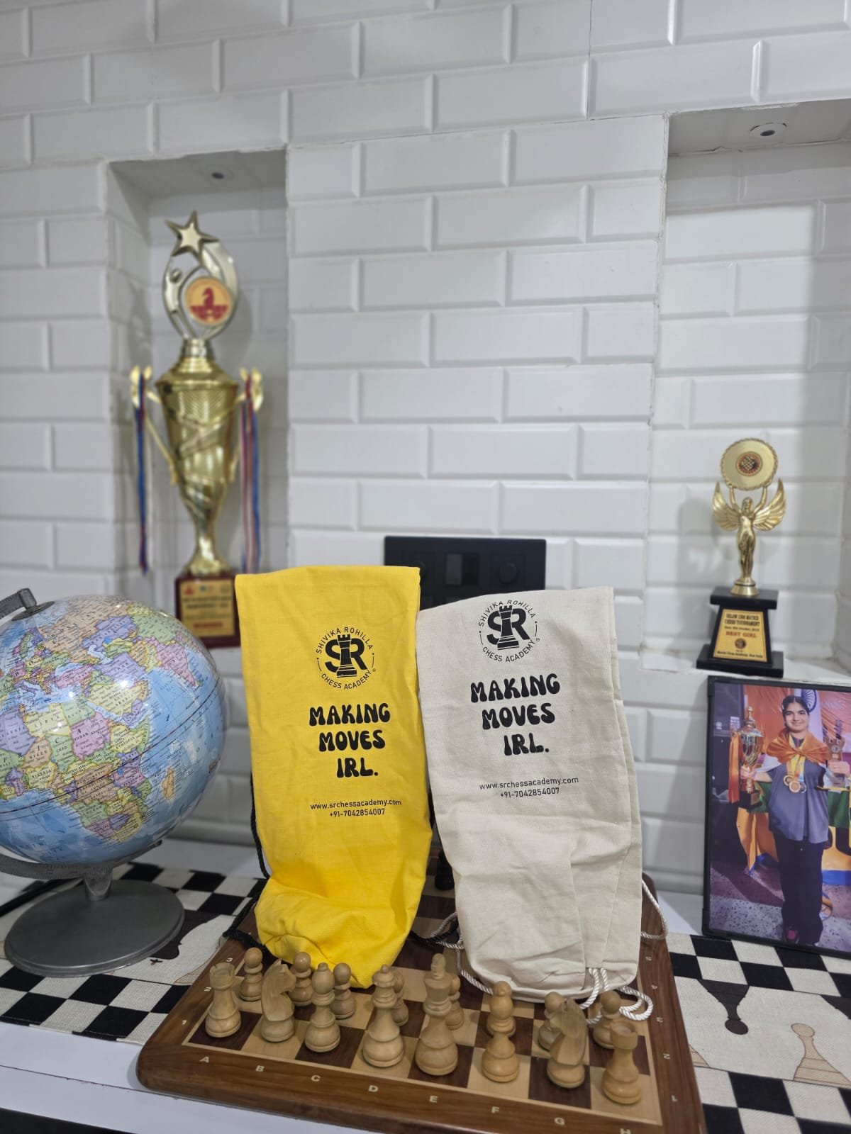 SRCA Yellow Long Chess Carry Bag - image 3