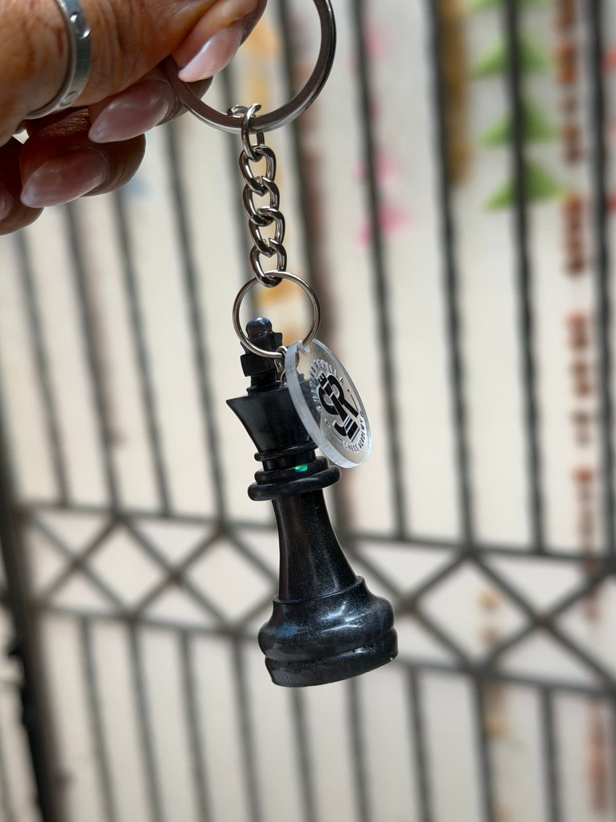 SRCA King Chess Piece Black Metal Resin Baghanging - image 3